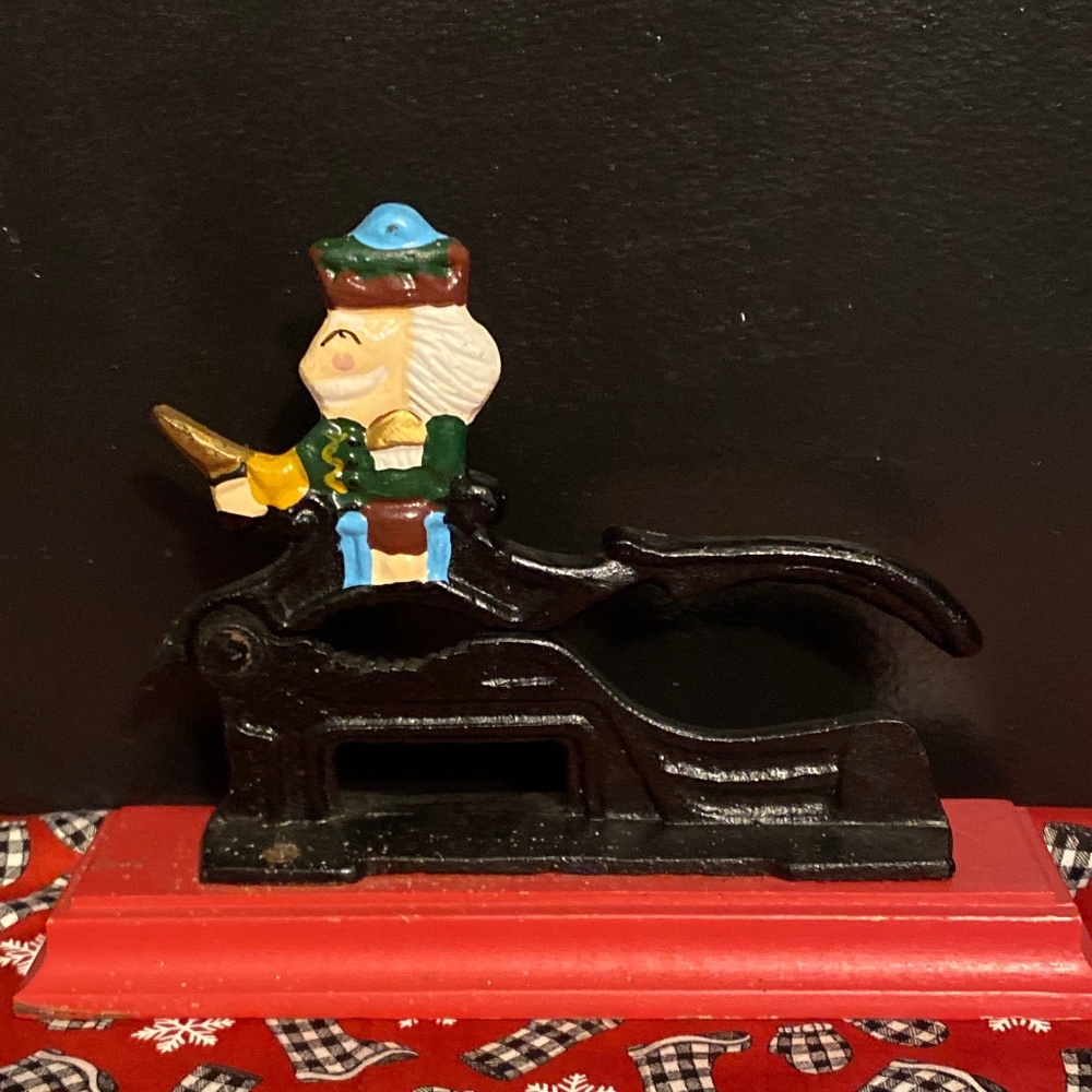 Christmas: Iron Painted Nutcracker